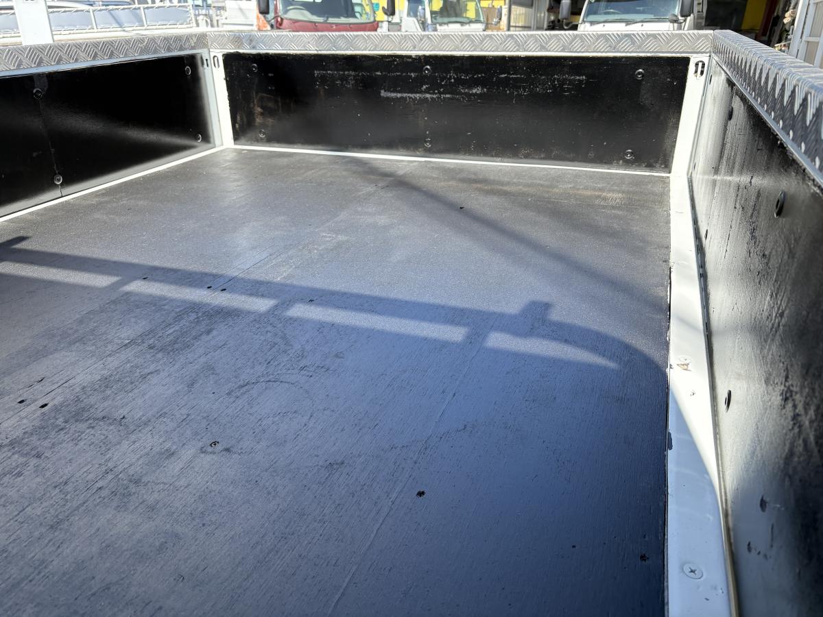 H17タイタン Wキャブ 4WD|中古トラックの販売・買取・査定のアイナビ