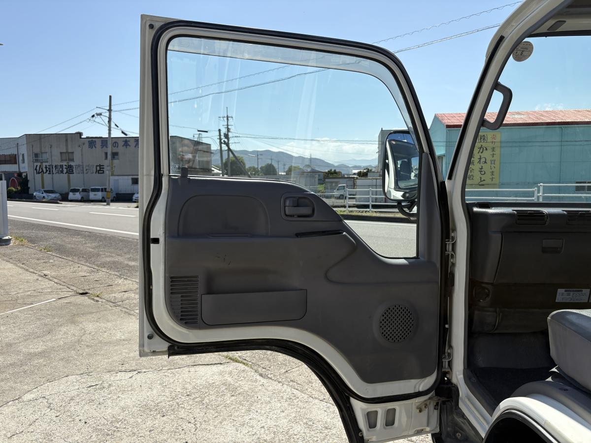 H17タイタン Wキャブ 4WD|中古トラックの販売・買取・査定のアイナビ