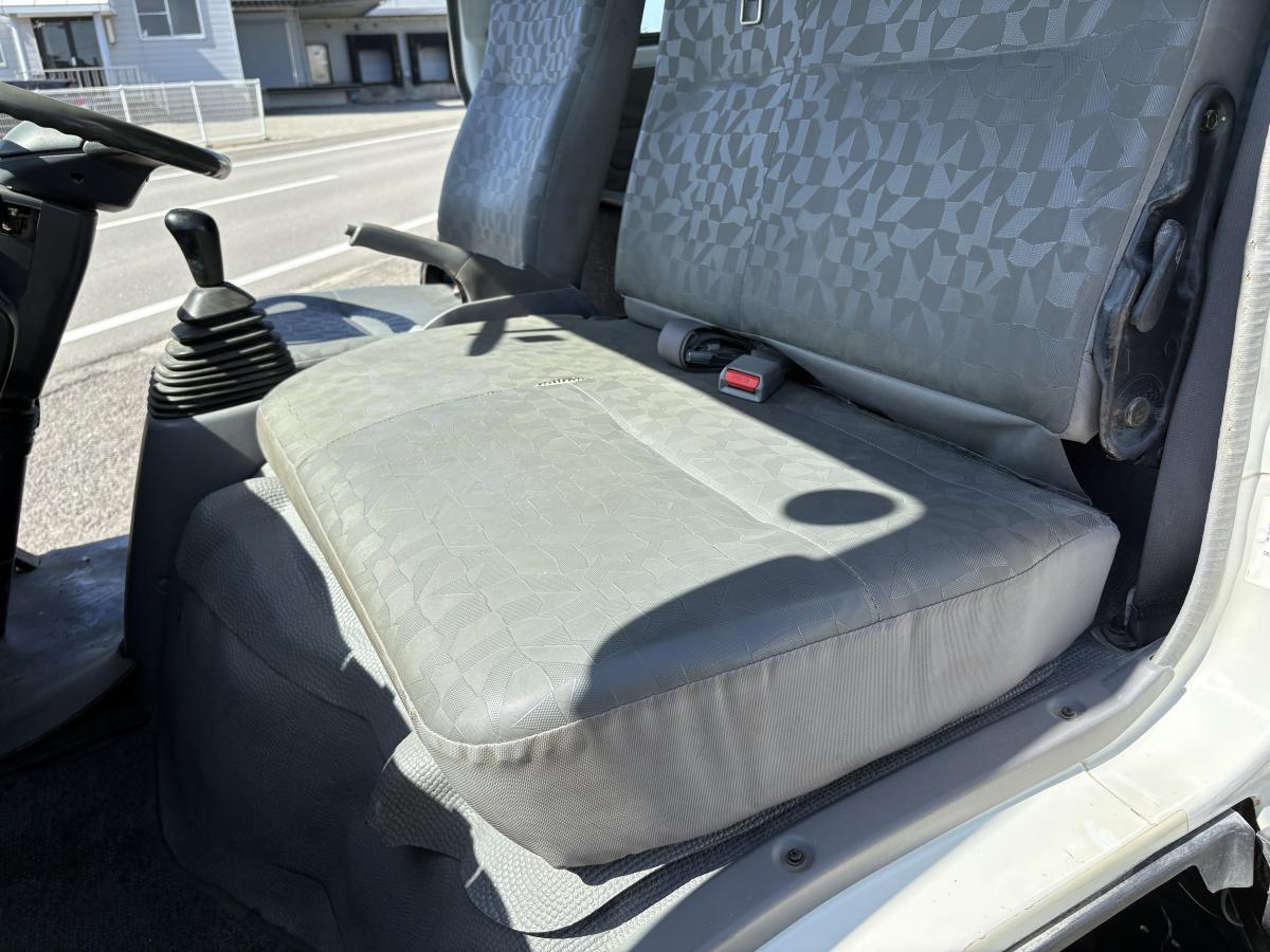 H17タイタン Wキャブ 4WD|中古トラックの販売・買取・査定のアイナビ