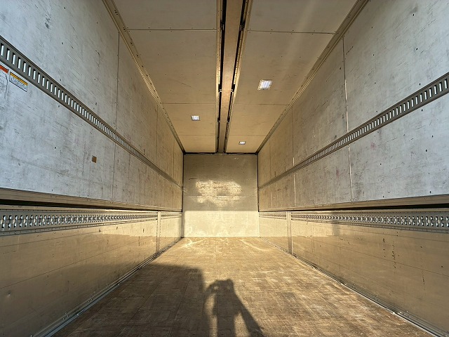 8×4後輪エアサス日本フルハーフアルミホイールスムーサーG|中古トラックの販売・買取・査定のアイナビ