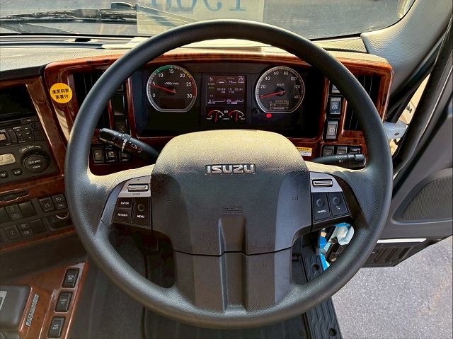 8×4後輪エアサス日本フルハーフアルミホイールスムーサーG|中古トラックの販売・買取・査定のアイナビ