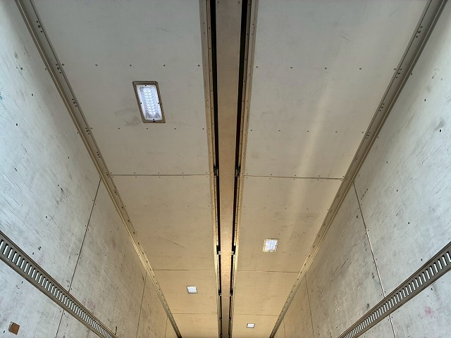 8×4後輪エアサス日本フルハーフアルミホイールスムーサーG|中古トラックの販売・買取・査定のアイナビ