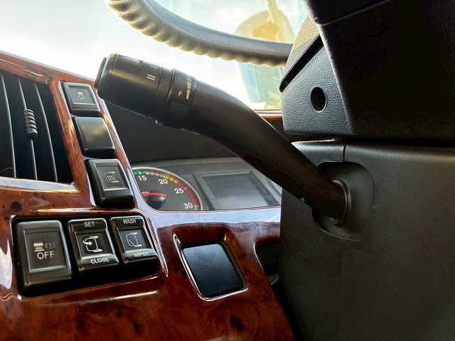 8×4後輪エアサス日本フルハーフアルミホイールスムーサーG|中古トラックの販売・買取・査定のアイナビ