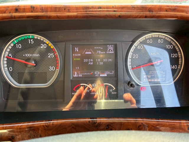 8×4後輪エアサス日本フルハーフアルミホイールスムーサーG|中古トラックの販売・買取・査定のアイナビ