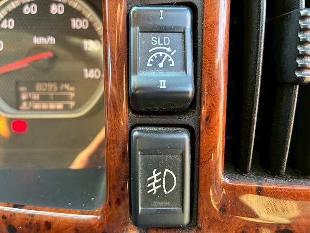 8×4後輪エアサス日本フルハーフアルミホイールスムーサーG|中古トラックの販売・買取・査定のアイナビ