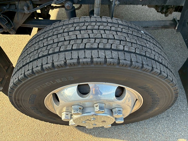 8×4後輪エアサス日本フルハーフアルミホイールスムーサーG|中古トラックの販売・買取・査定のアイナビ