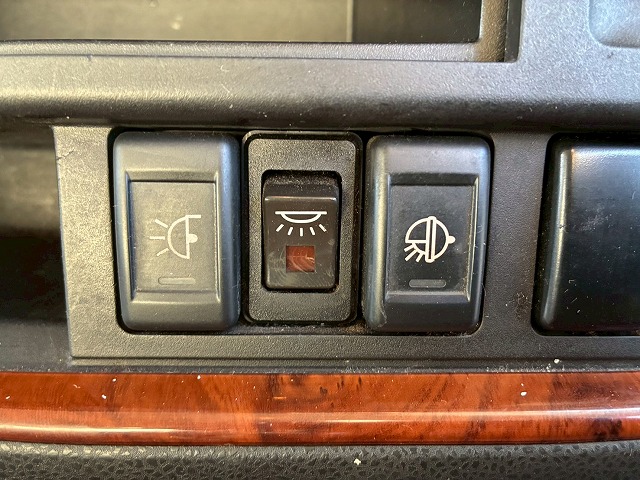 8×4後輪エアサス日本フルハーフアルミホイールスムーサーG|中古トラックの販売・買取・査定のアイナビ