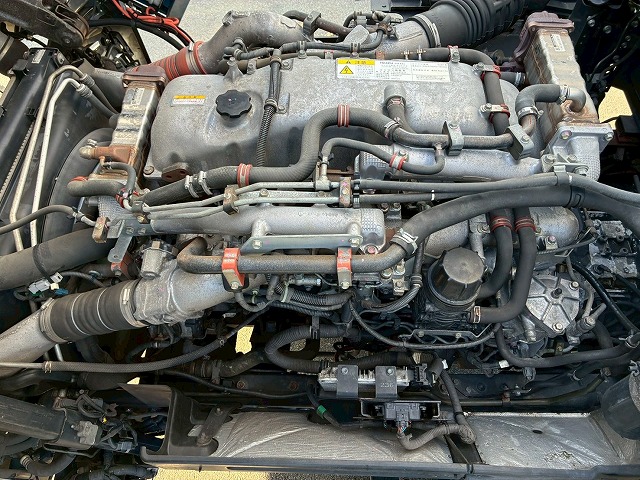 8×4後輪エアサス日本フルハーフアルミホイールスムーサーG|中古トラックの販売・買取・査定のアイナビ