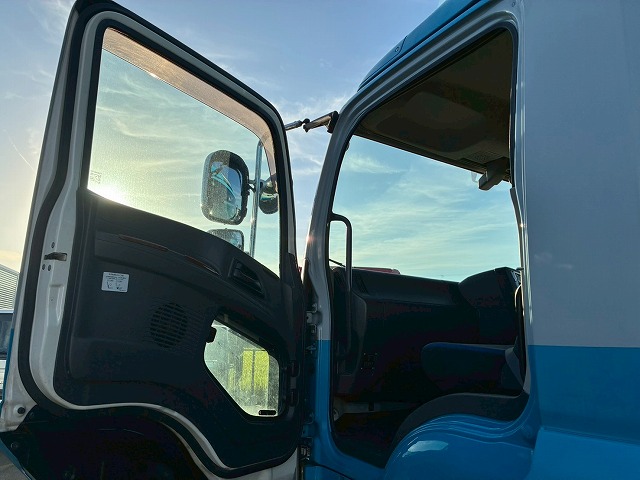 8×4後輪エアサス日本フルハーフアルミホイールスムーサーG|中古トラックの販売・買取・査定のアイナビ