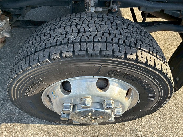 8×4後輪エアサス日本フルハーフアルミホイールスムーサーG|中古トラックの販売・買取・査定のアイナビ