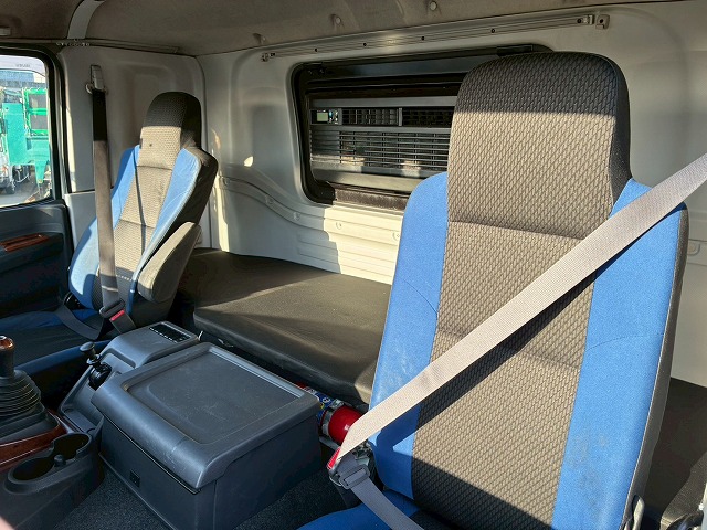 8×4後輪エアサス日本フルハーフアルミホイールスムーサーG|中古トラックの販売・買取・査定のアイナビ