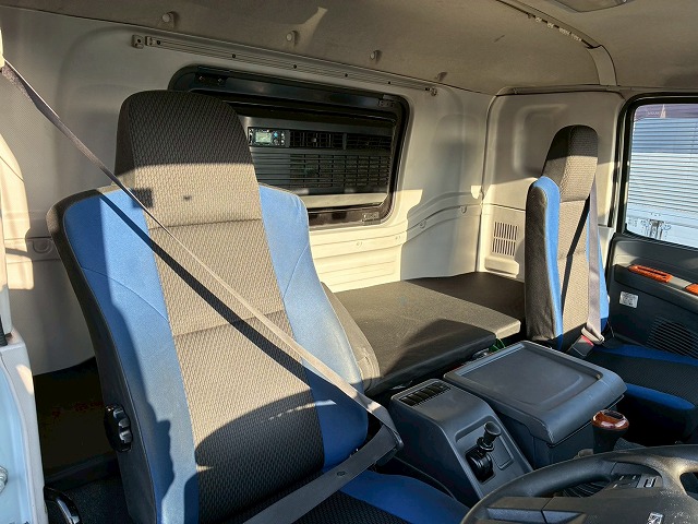 8×4後輪エアサス日本フルハーフアルミホイールスムーサーG|中古トラックの販売・買取・査定のアイナビ