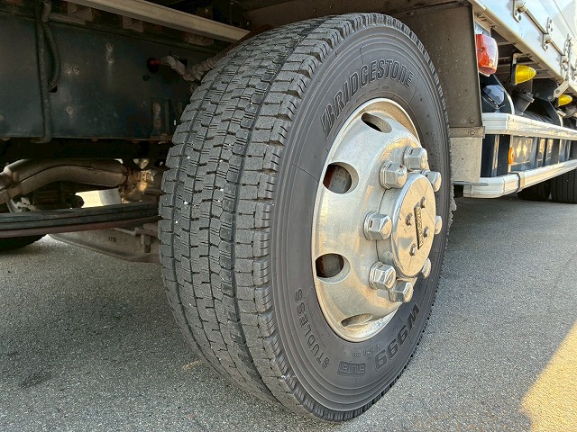 8×4後輪エアサス日本フルハーフアルミホイールスムーサーG|中古トラックの販売・買取・査定のアイナビ