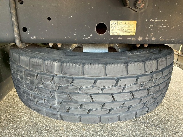 8×4後輪エアサス日本フルハーフアルミホイールスムーサーG|中古トラックの販売・買取・査定のアイナビ