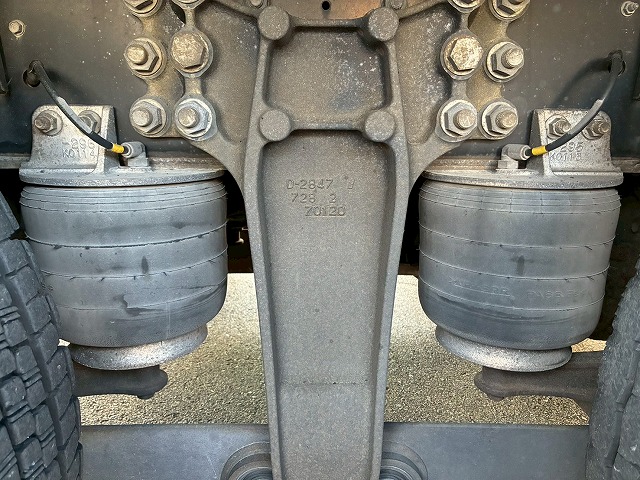 8×4後輪エアサス日本フルハーフアルミホイールスムーサーG|中古トラックの販売・買取・査定のアイナビ