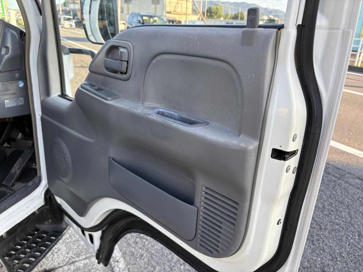 H22タイタン Wキャブ 1.25t|中古トラックの販売・買取・査定のアイナビ