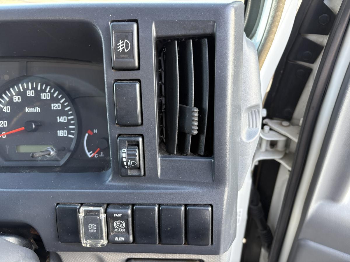 H22タイタン Wキャブ 1.25t|中古トラックの販売・買取・査定のアイナビ