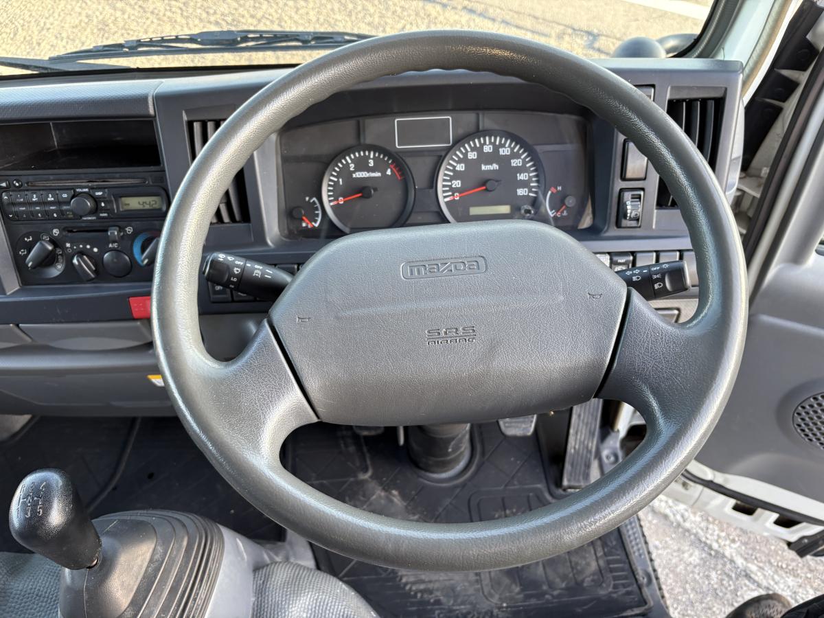 H22タイタン Wキャブ 1.25t|中古トラックの販売・買取・査定のアイナビ