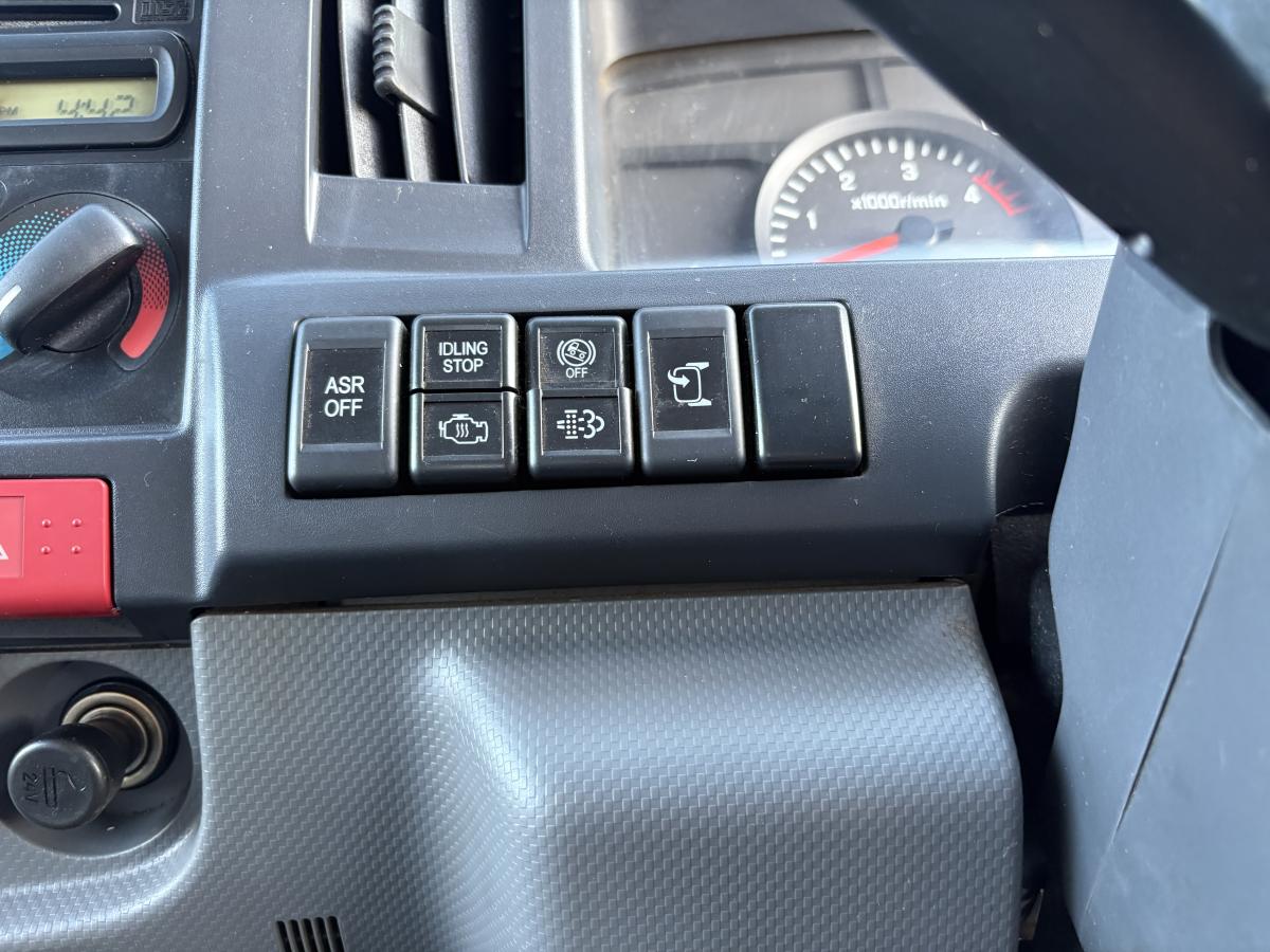 H22タイタン Wキャブ 1.25t|中古トラックの販売・買取・査定のアイナビ