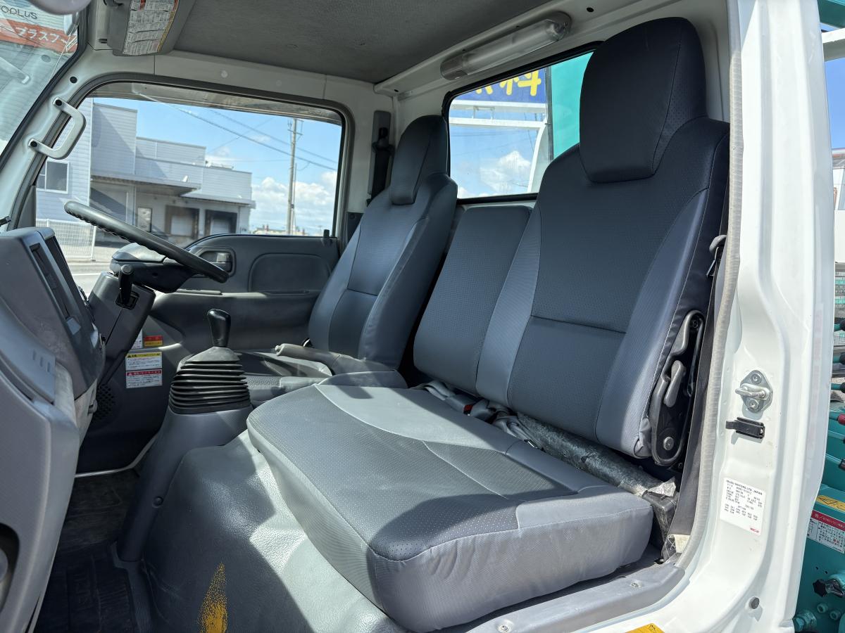 H21エルフ3.75t平ボディ ショート 3段クレーンラジコン付き|中古トラックの販売・買取・査定のアイナビ