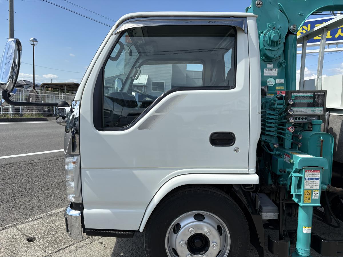 H21エルフ3.75t平ボディ ショート 3段クレーンラジコン付き|中古トラックの販売・買取・査定のアイナビ