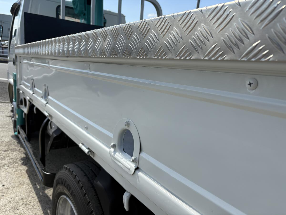 H21エルフ3.75t平ボディ ショート 3段クレーンラジコン付き|中古トラックの販売・買取・査定のアイナビ