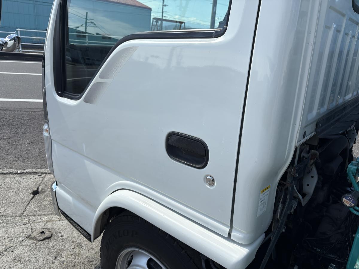 H21エルフ3.75t平ボディ ショート 3段クレーンラジコン付き|中古トラックの販売・買取・査定のアイナビ