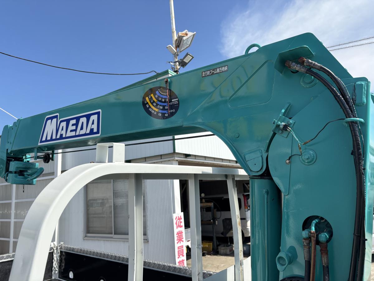 H21エルフ3.75t平ボディ ショート 3段クレーンラジコン付き|中古トラックの販売・買取・査定のアイナビ