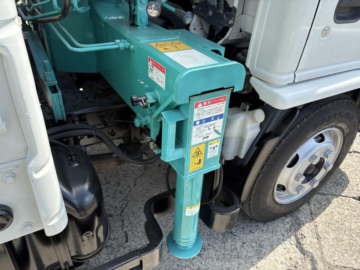 H21エルフ3.75t平ボディ ショート 3段クレーンラジコン付き|中古トラックの販売・買取・査定のアイナビ