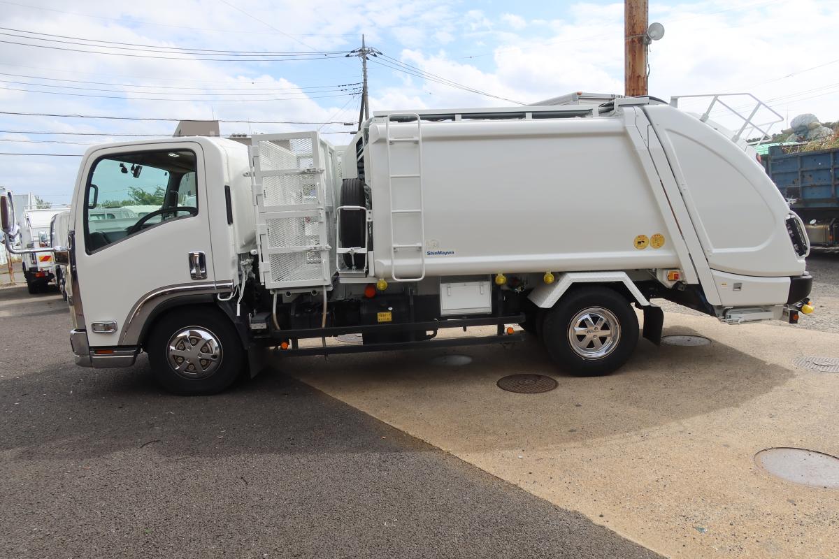 ワイド幅 プレス式パッカー車 新明和製6.0立米 積載2700kg|中古トラックの販売・買取・査定のアイナビ
