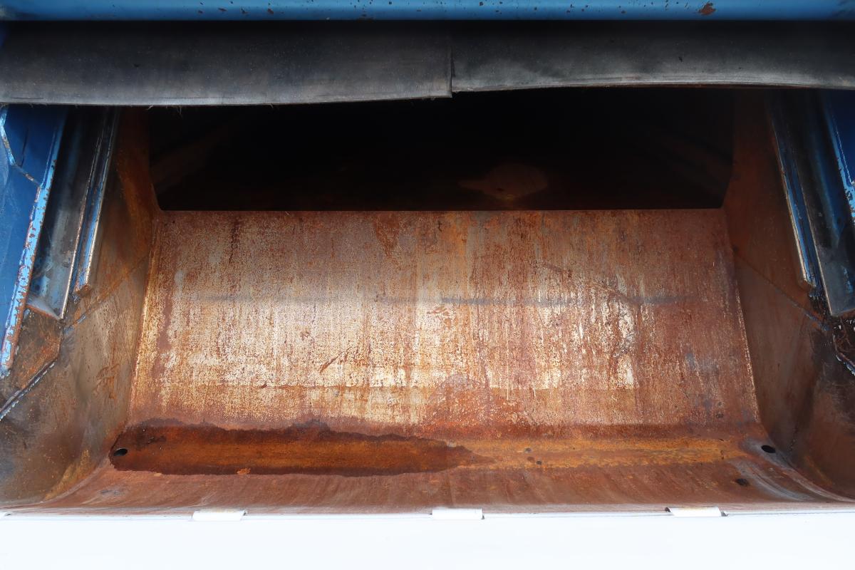 ワイド幅 プレス式パッカー車 新明和製6.0立米 積載2700kg|中古トラックの販売・買取・査定のアイナビ