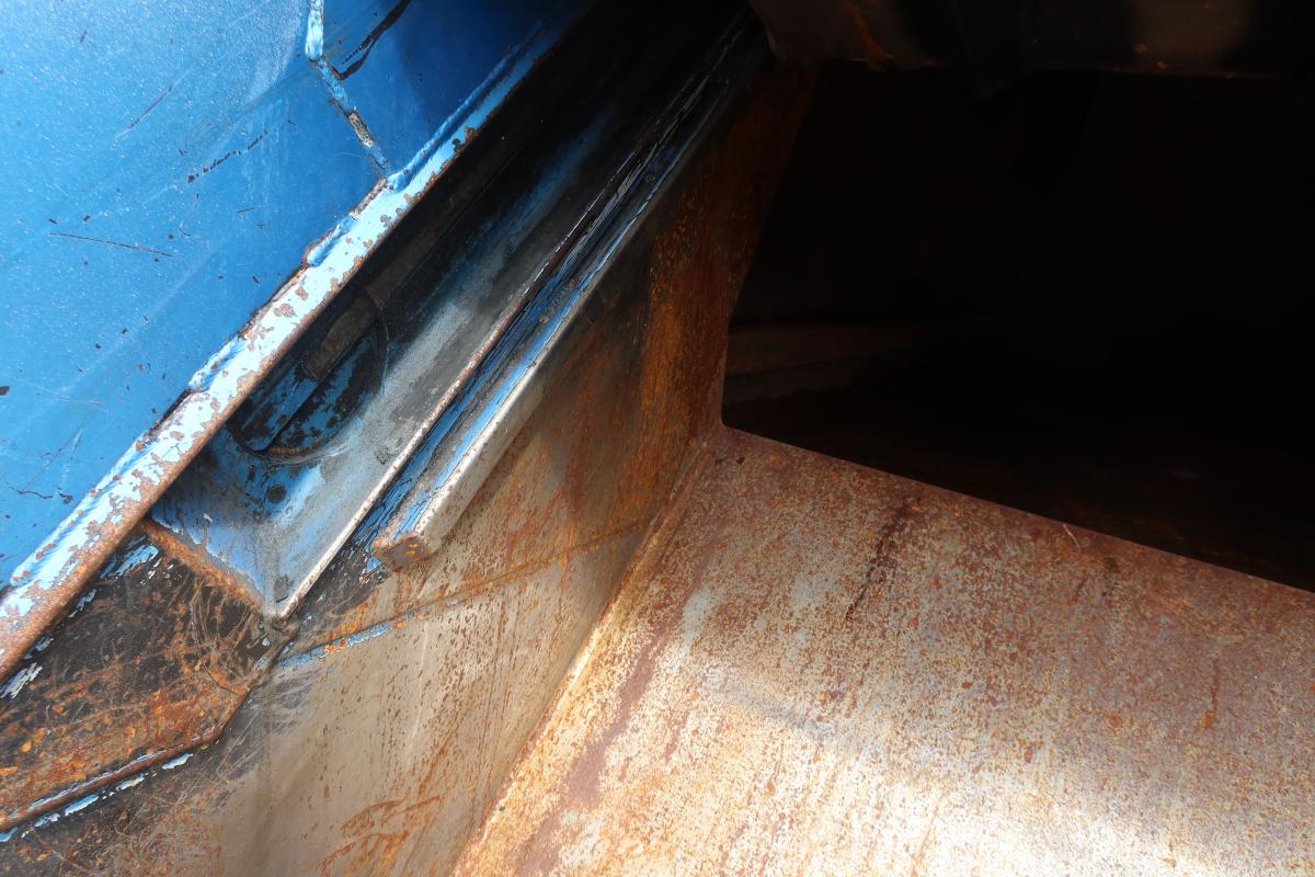 ワイド幅 プレス式パッカー車 新明和製6.0立米 積載2700kg|中古トラックの販売・買取・査定のアイナビ