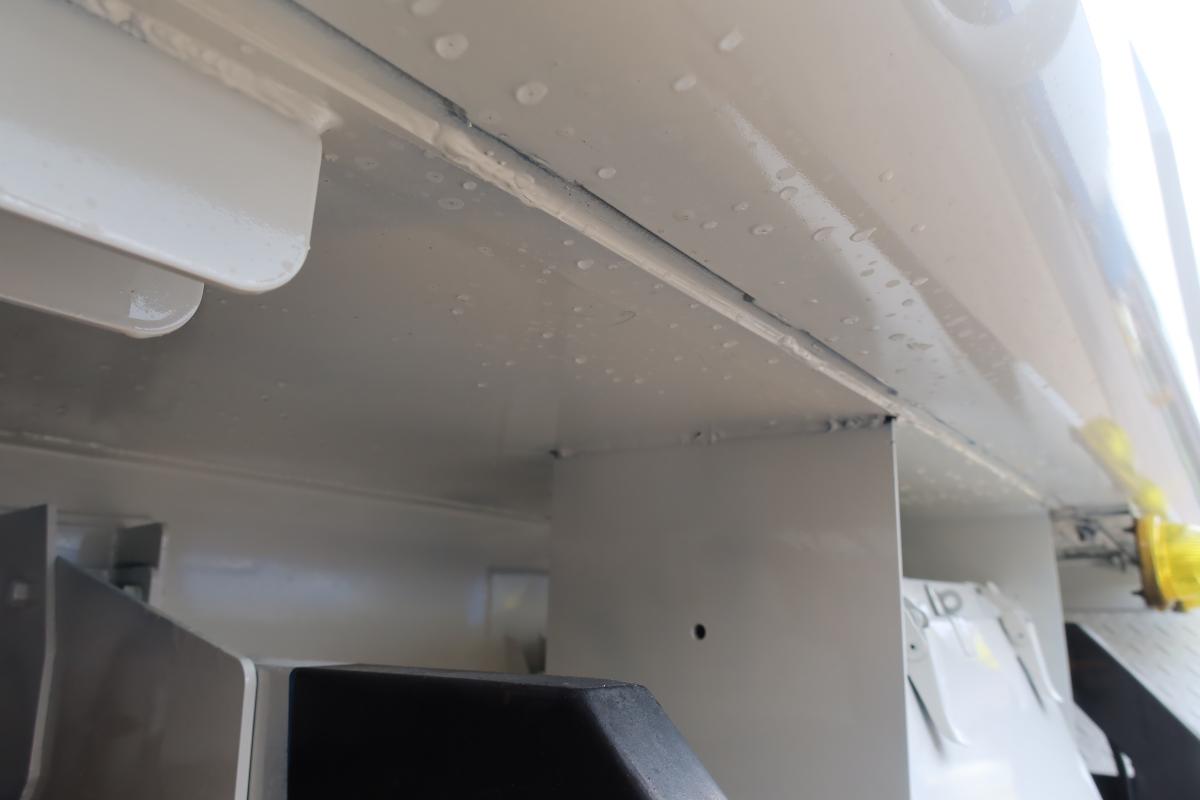 ワイド幅 プレス式パッカー車 新明和製6.0立米 積載2700kg|中古トラックの販売・買取・査定のアイナビ