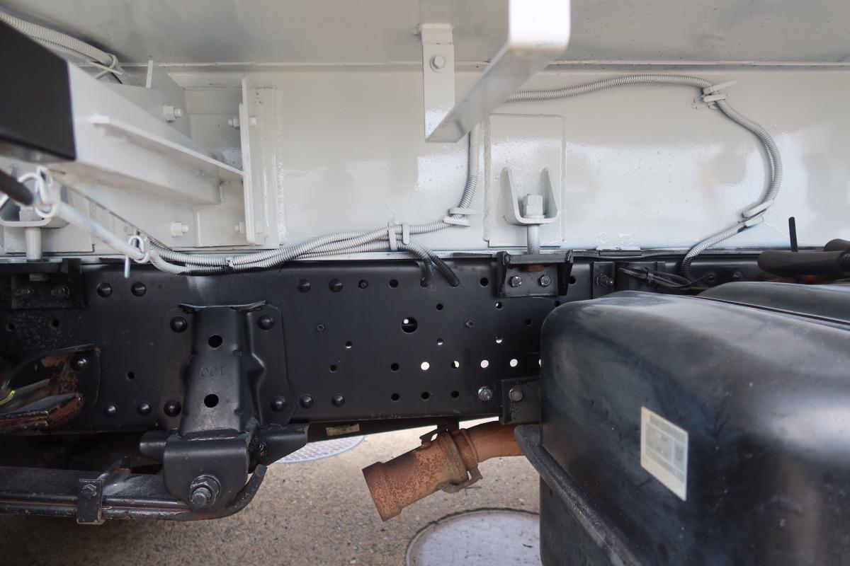 ワイド幅 プレス式パッカー車 新明和製6.0立米 積載2700kg|中古トラックの販売・買取・査定のアイナビ