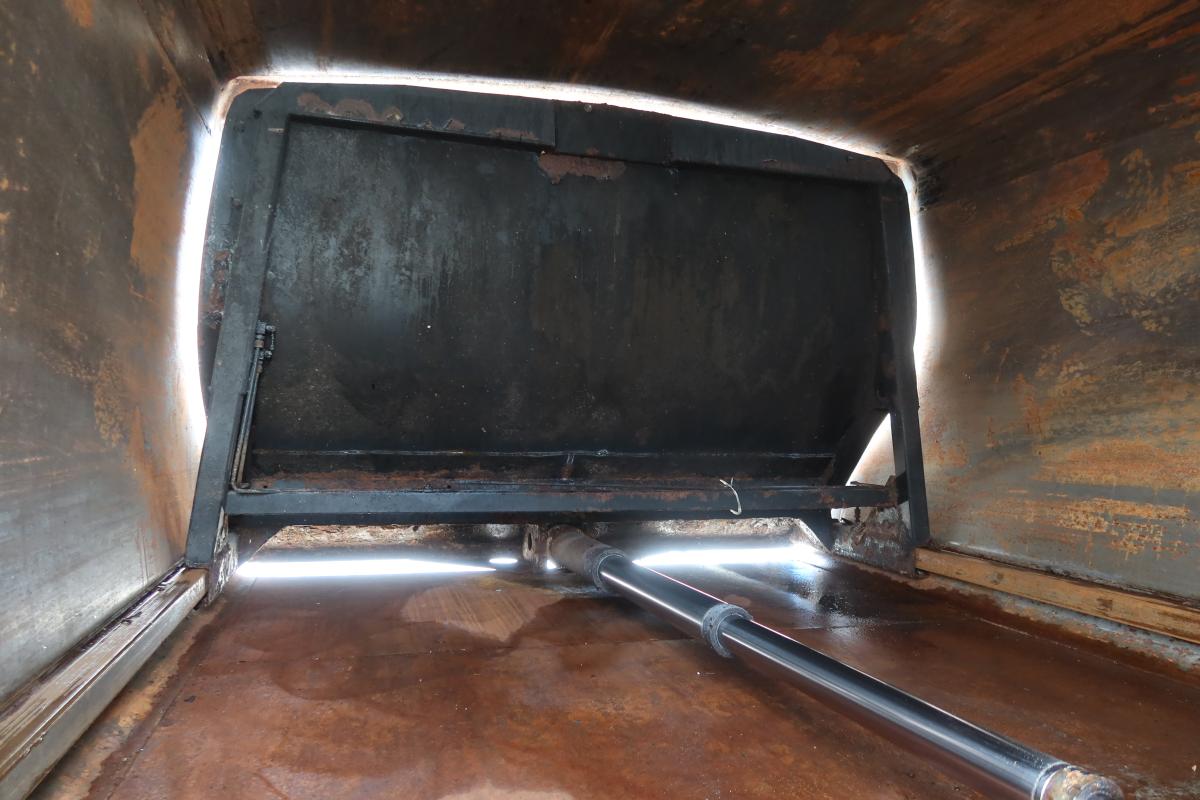 ワイド幅 プレス式パッカー車 新明和製6.0立米 積載2700kg|中古トラックの販売・買取・査定のアイナビ