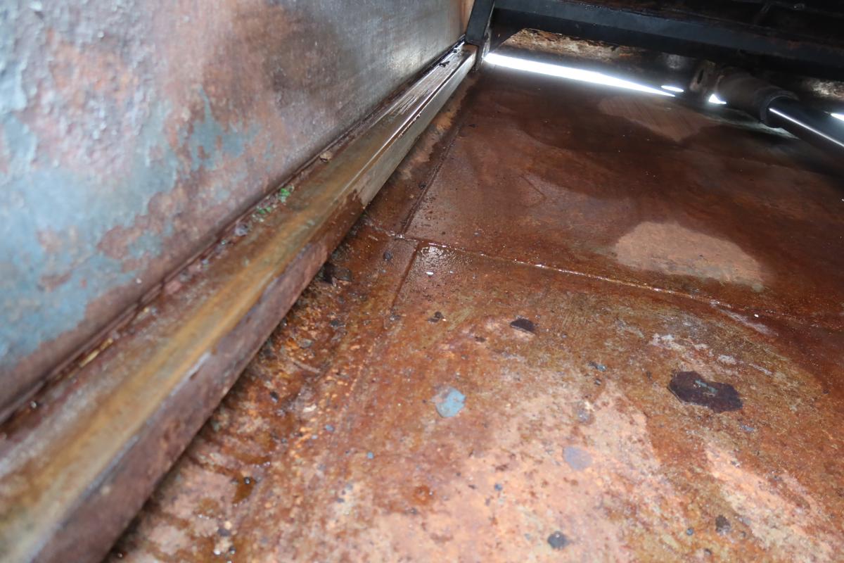 ワイド幅 プレス式パッカー車 新明和製6.0立米 積載2700kg|中古トラックの販売・買取・査定のアイナビ