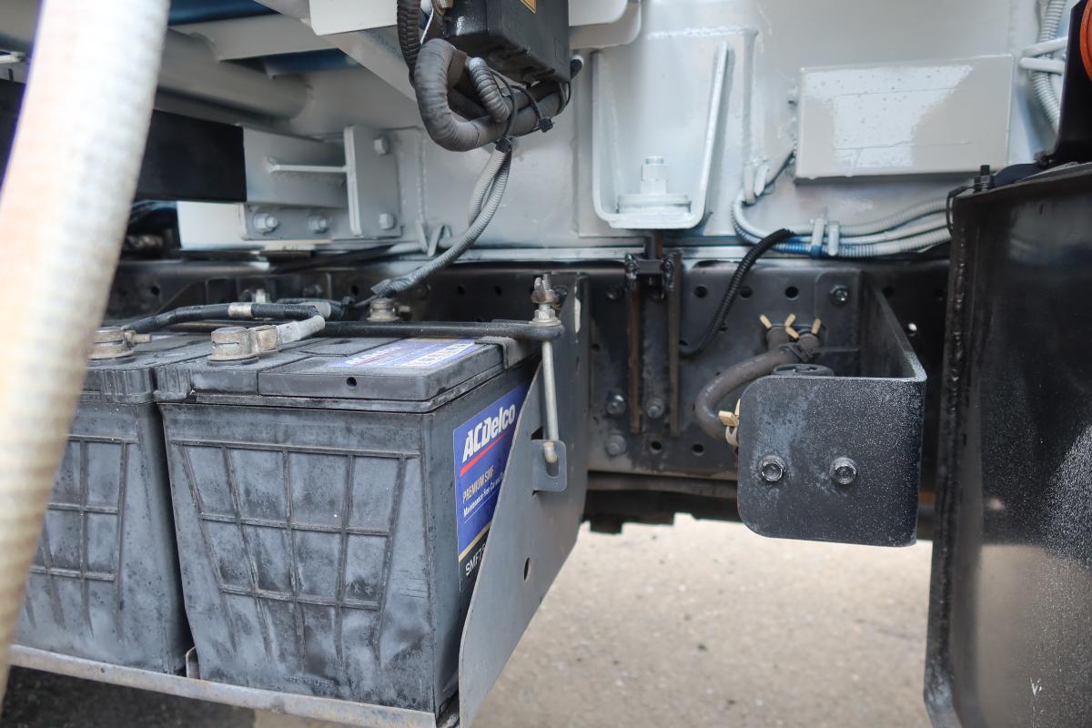 ワイド幅 プレス式パッカー車 新明和製6.0立米 積載2700kg|中古トラックの販売・買取・査定のアイナビ