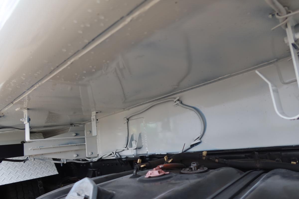 ワイド幅 プレス式パッカー車 新明和製6.0立米 積載2700kg|中古トラックの販売・買取・査定のアイナビ