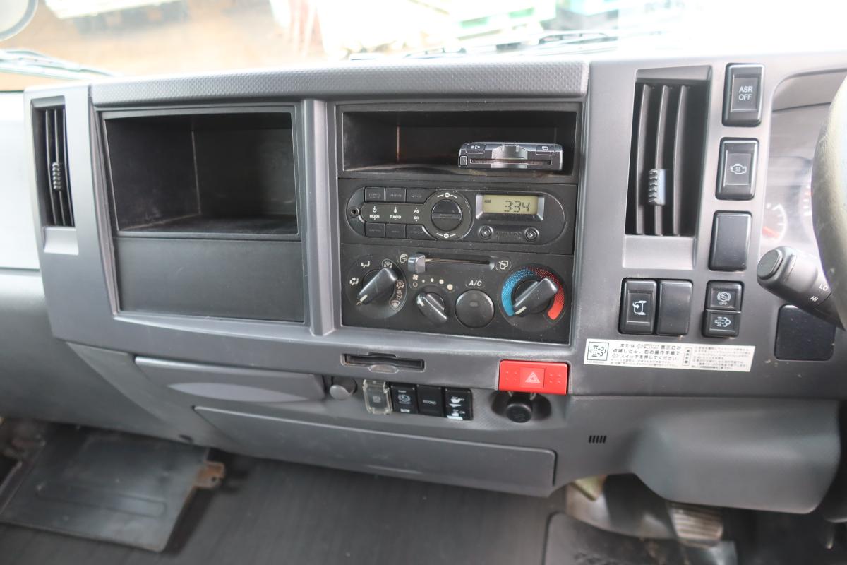 ワイド幅 プレス式パッカー車 新明和製6.0立米 積載2700kg|中古トラックの販売・買取・査定のアイナビ