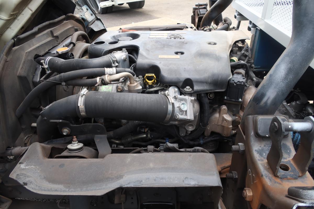 ワイド幅 プレス式パッカー車 新明和製6.0立米 積載2700kg|中古トラックの販売・買取・査定のアイナビ