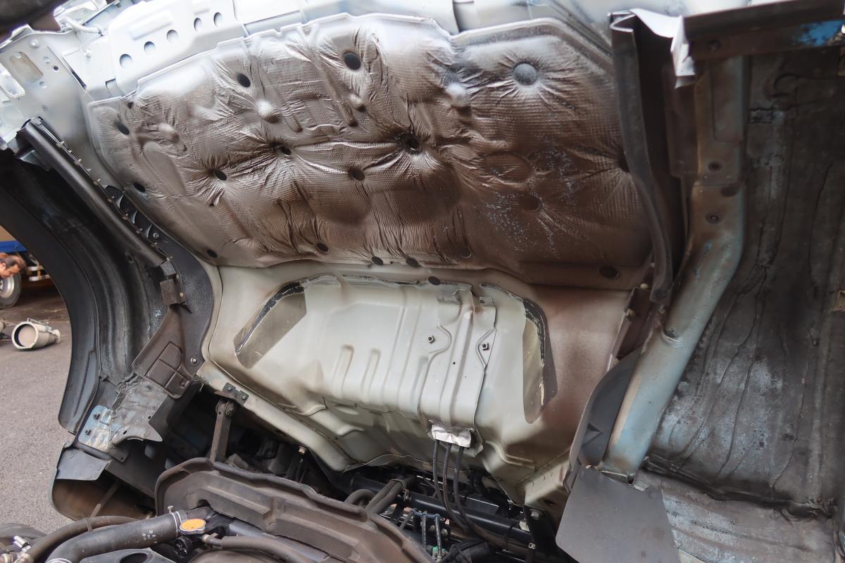 ワイド幅 プレス式パッカー車 新明和製6.0立米 積載2700kg|中古トラックの販売・買取・査定のアイナビ