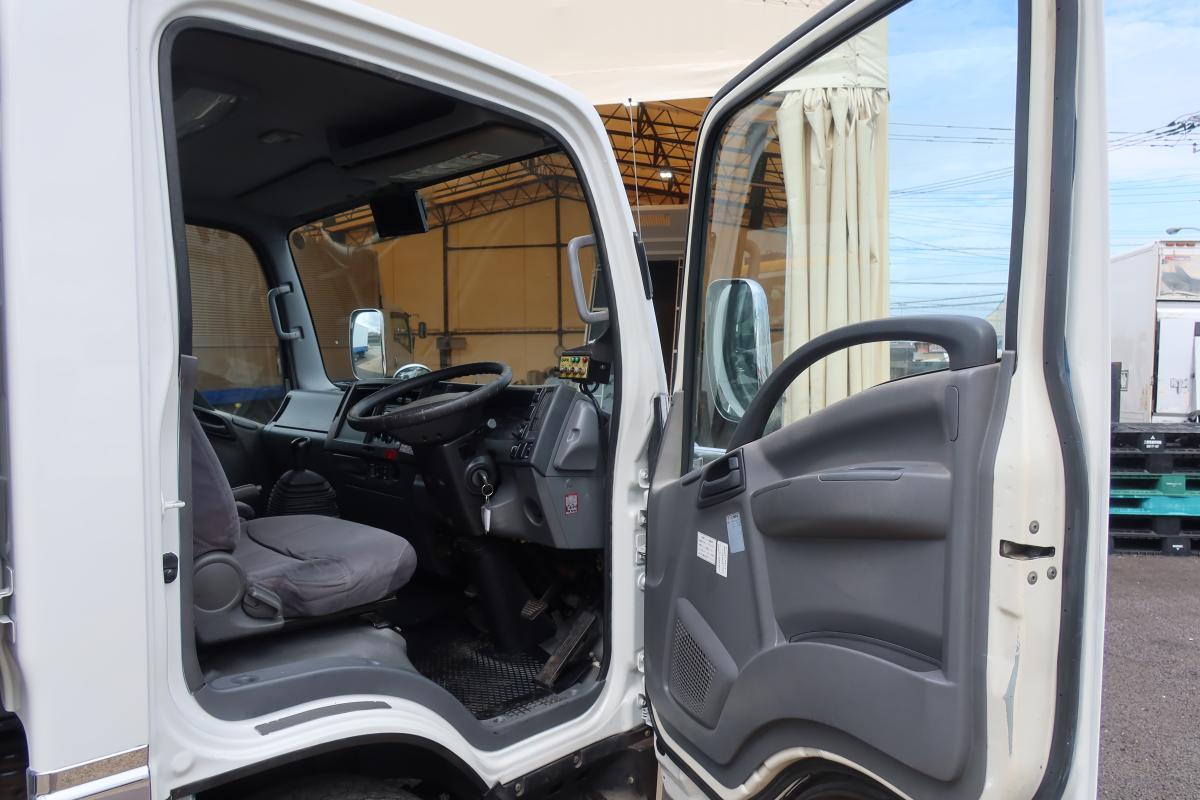 ワイド幅 プレス式パッカー車 新明和製6.0立米 積載2700kg|中古トラックの販売・買取・査定のアイナビ