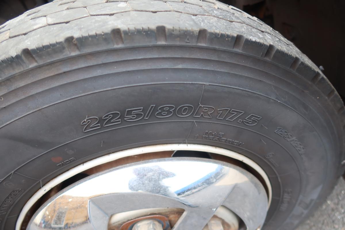 ワイド幅 プレス式パッカー車 新明和製6.0立米 積載2700kg|中古トラックの販売・買取・査定のアイナビ