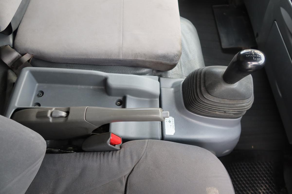 ワイド幅 プレス式パッカー車 新明和製6.0立米 積載2700kg|中古トラックの販売・買取・査定のアイナビ