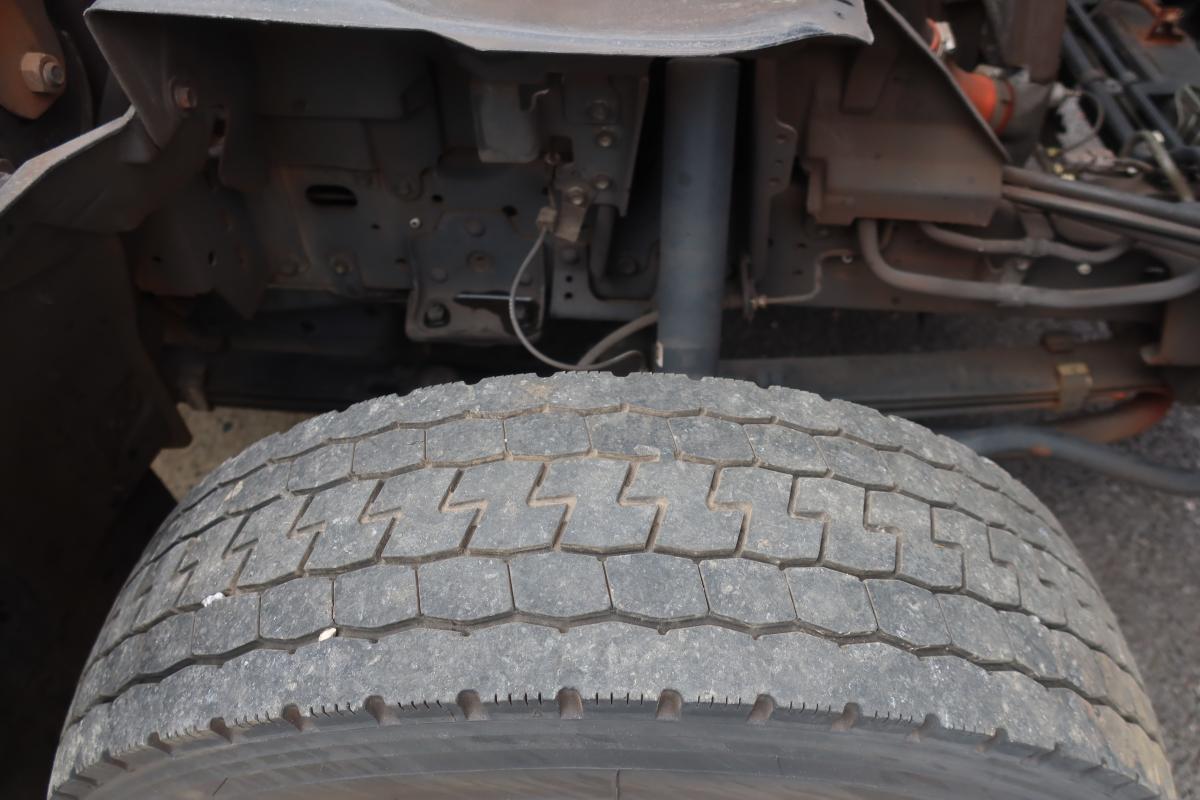 ワイド幅 プレス式パッカー車 新明和製6.0立米 積載2700kg|中古トラックの販売・買取・査定のアイナビ