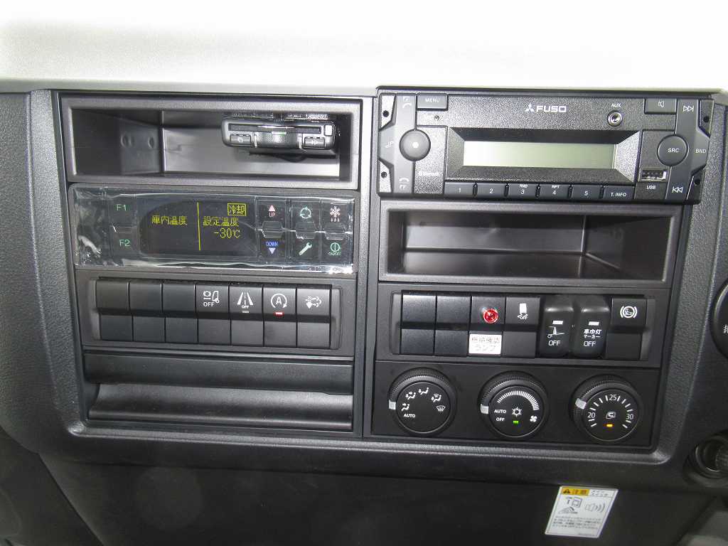 東プレ 低温 加温 -30℃～30℃設定 格納P/G ★240PS 6速|中古トラックの販売・買取・査定のアイナビ