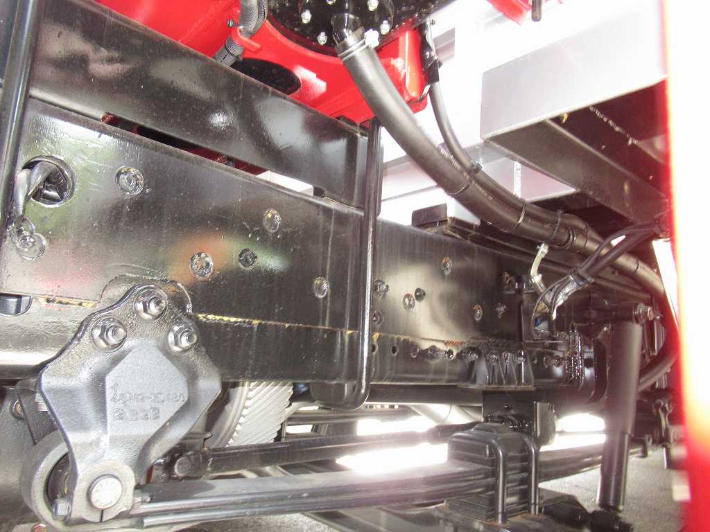 4軸低床 クレーン付 ユニック 4段 380PS 7速|中古トラックの販売・買取・査定のアイナビ