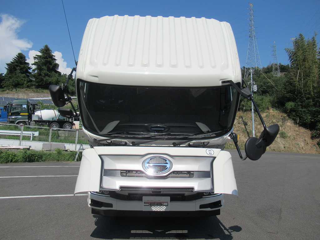 新明和 22t アームロール 2デフ 380PS 7速|中古トラックの販売・買取・査定のアイナビ