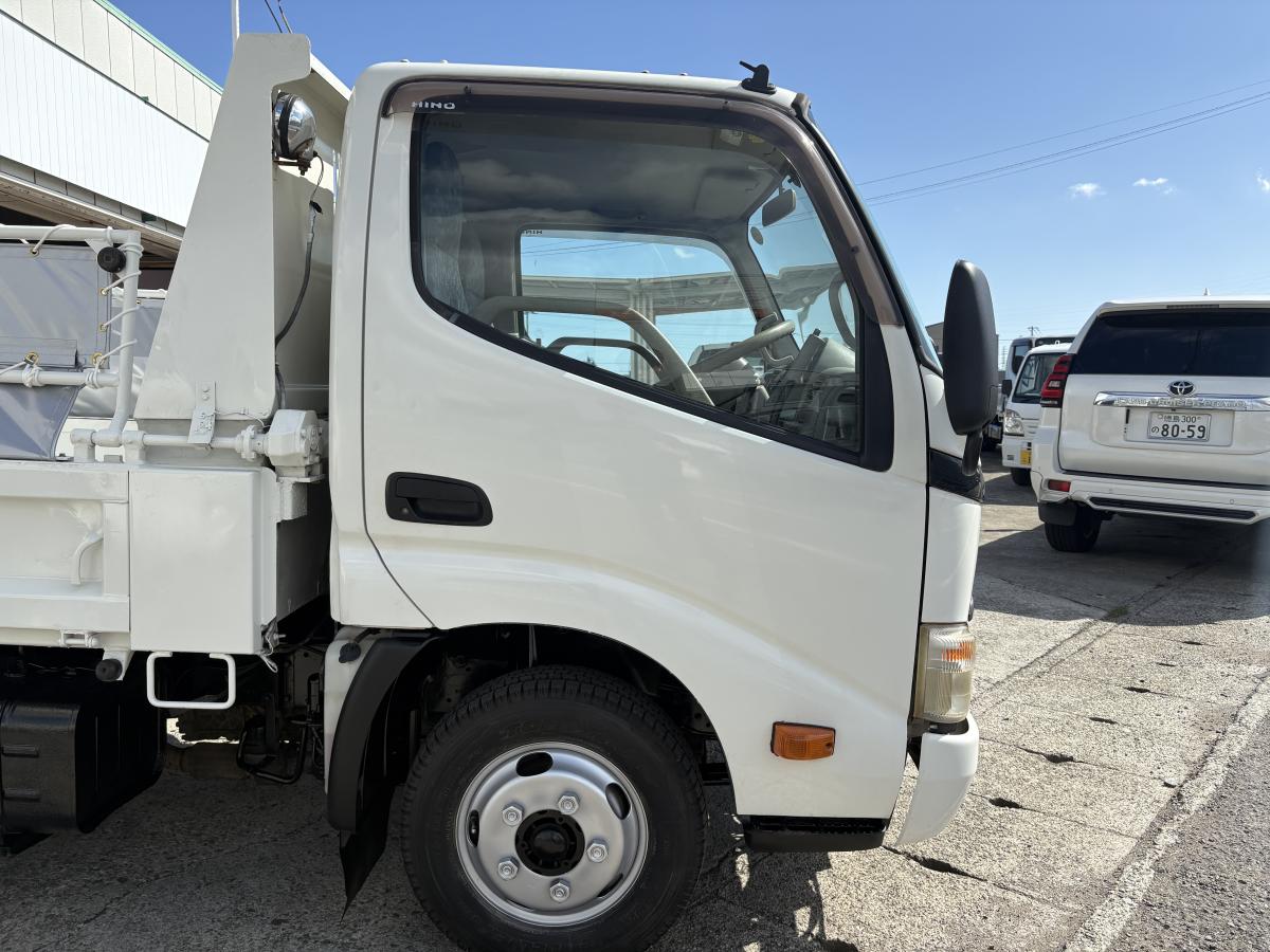 H22デュトロ 2tダンプ|中古トラックの販売・買取・査定のアイナビ