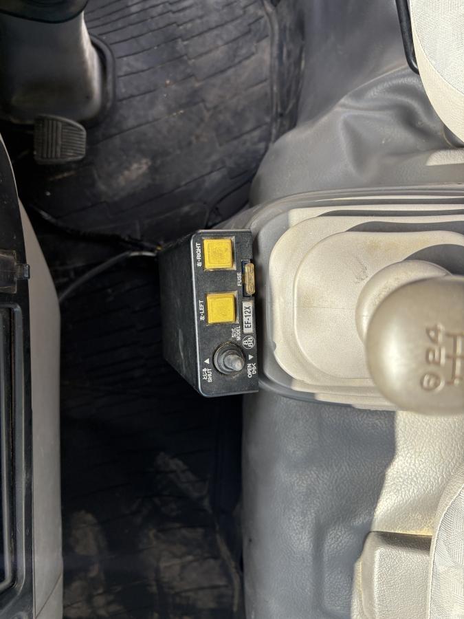 H22デュトロ 2tダンプ|中古トラックの販売・買取・査定のアイナビ